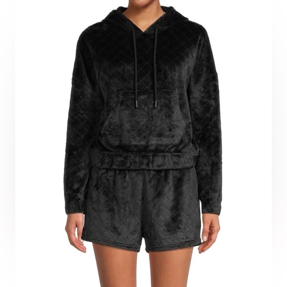 No Boundaries Other - No boundaries juniors diamond quilted faux fur  hoodie shorts set size small 3-5